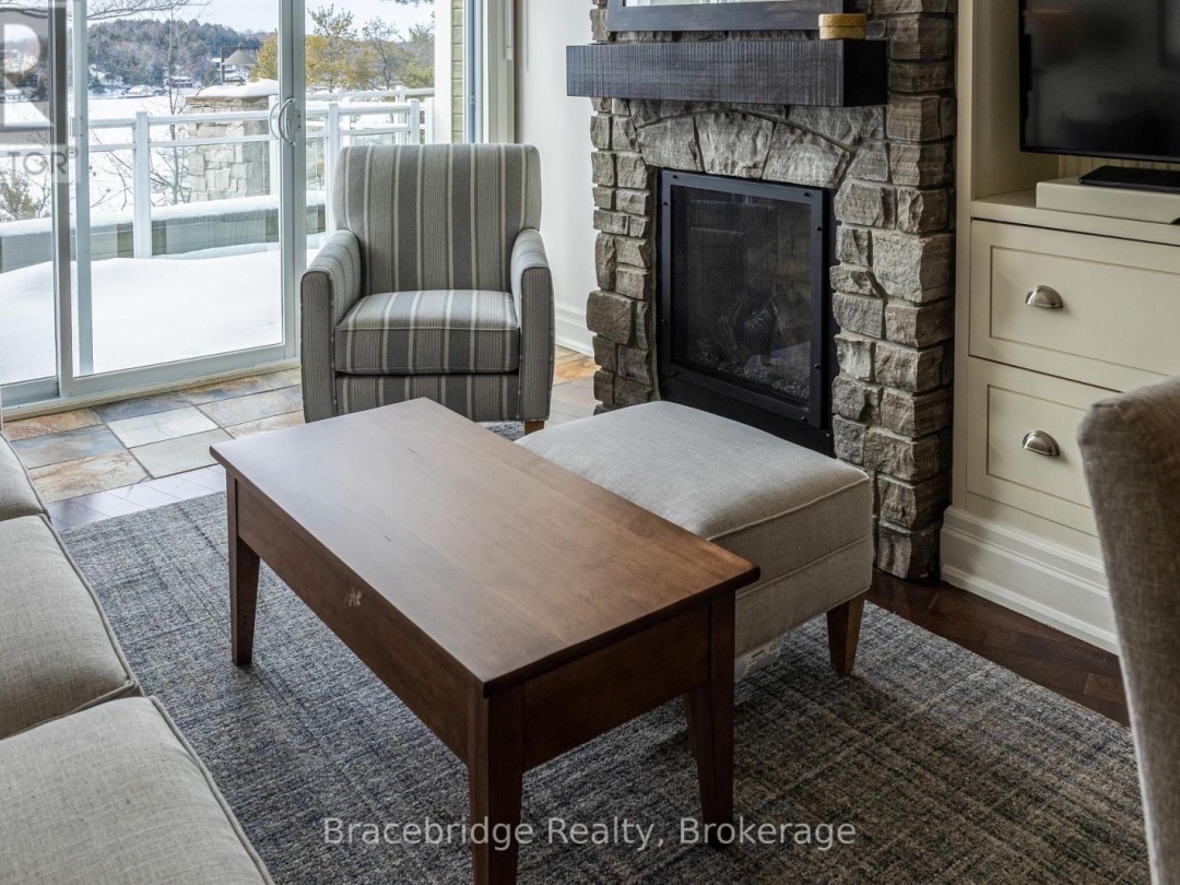 E206 D1 1869 Muskoka 118 Road W, 
