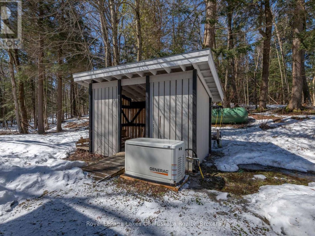 1420 Limberlost Road, Pell Lake