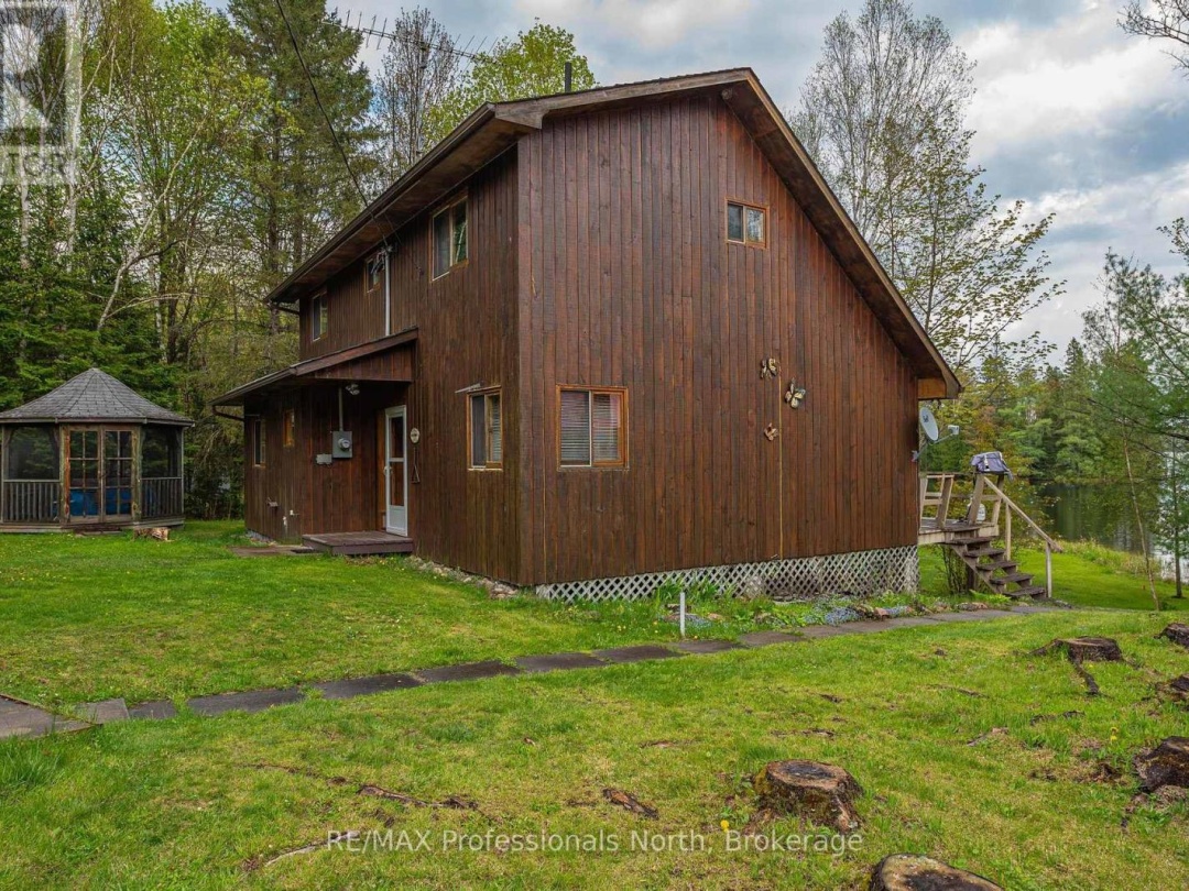1070 Glamorgan Road E, Gooderham Lake