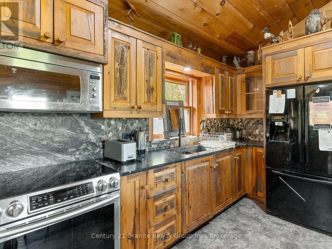 1226 TRAPLINE TRAIL, Bat Lake