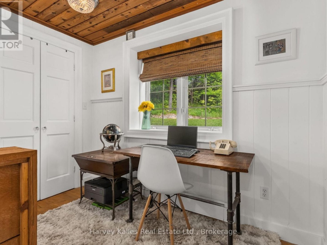 157 Chalet Crescent, Peninsula Lake