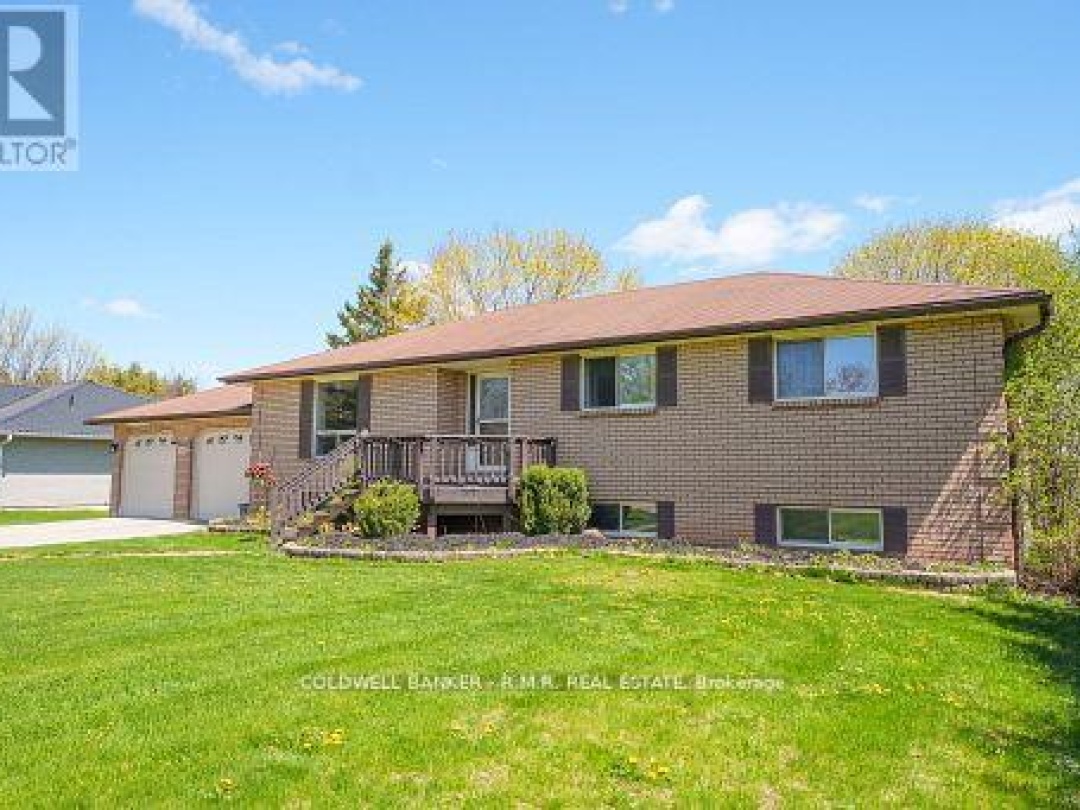 84 Pinewood Boulevard, Canal Lake