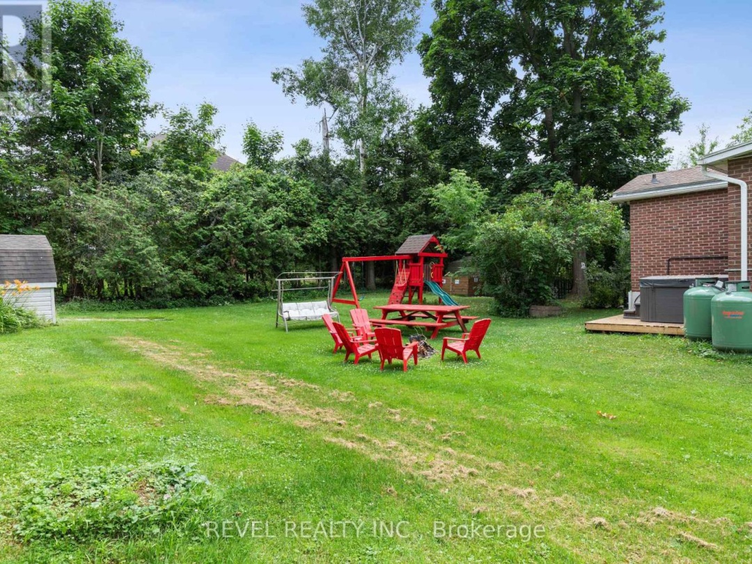 99 BOWEN ROAD, 