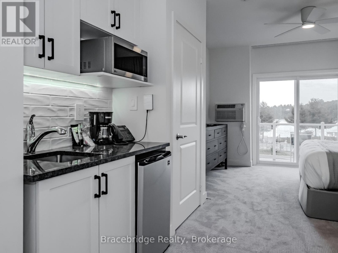 Bhv B203 1869 Muskoka Rd 118 Highway W, 