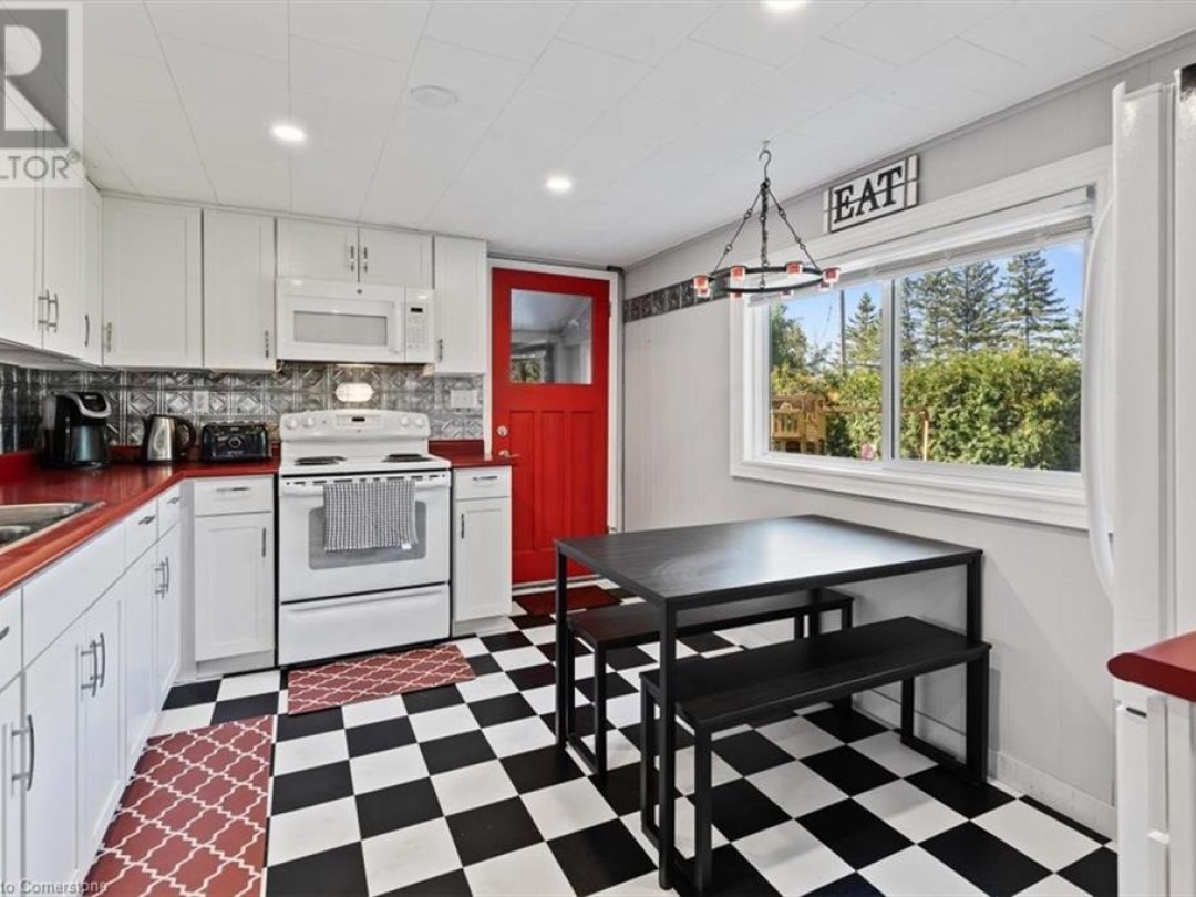 38 MACPHERSON Crescent, Kawartha Lakes