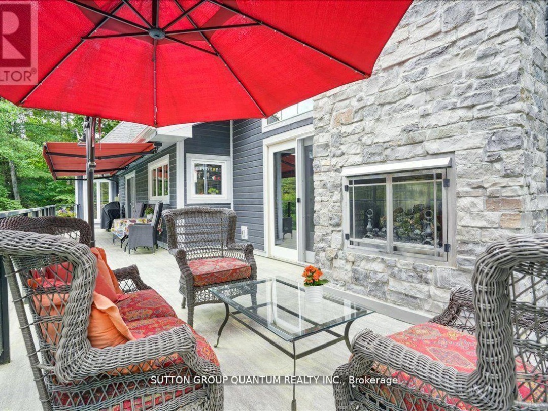 167 Santas Village Road, Muskoka River