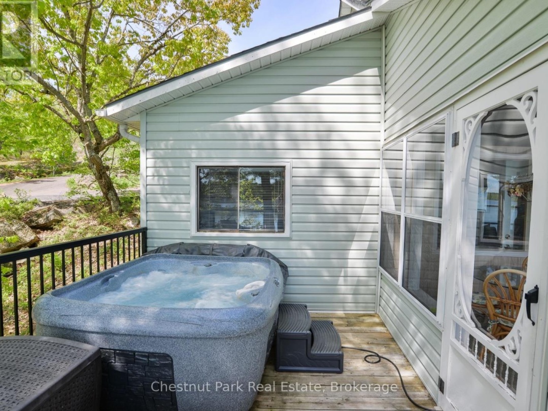 4558 Riverview Drive, Sparrow Lake