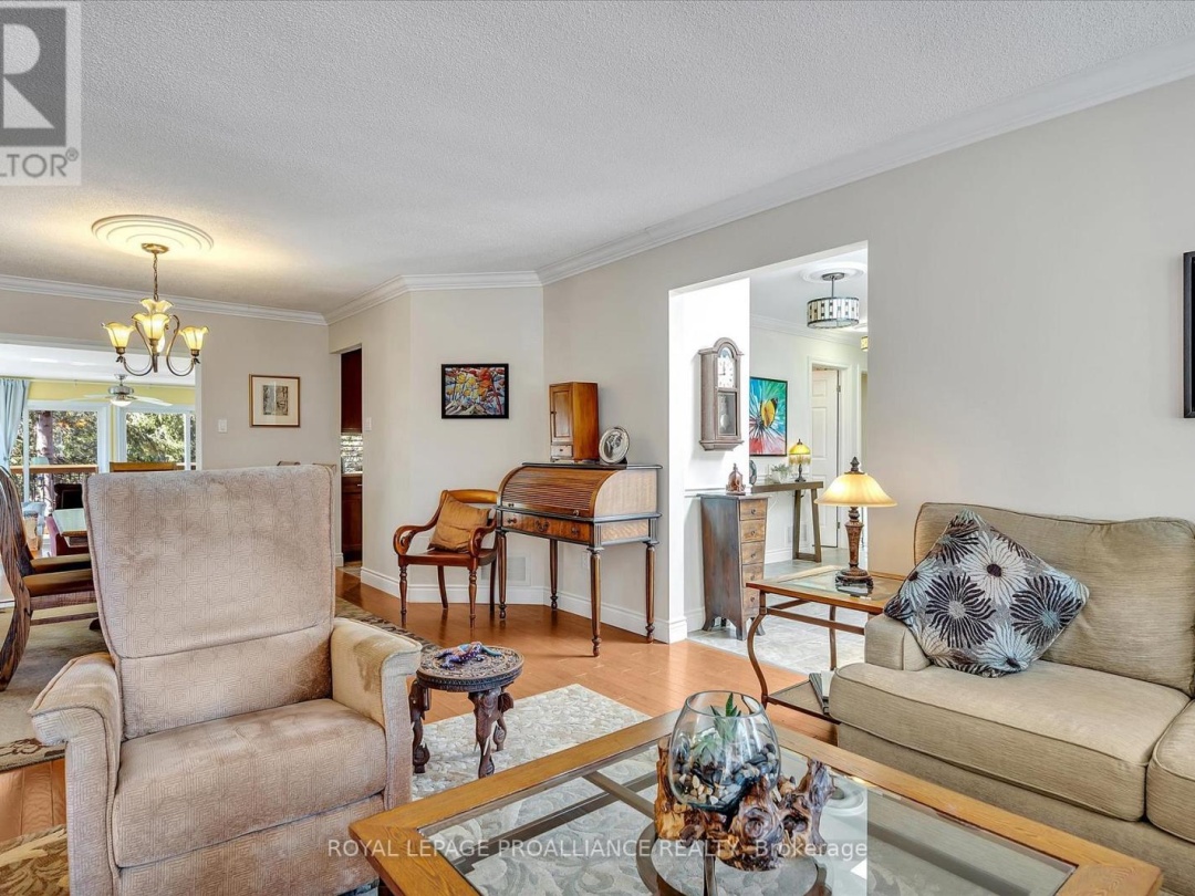 2 Patricia Place, Pigeon Lake