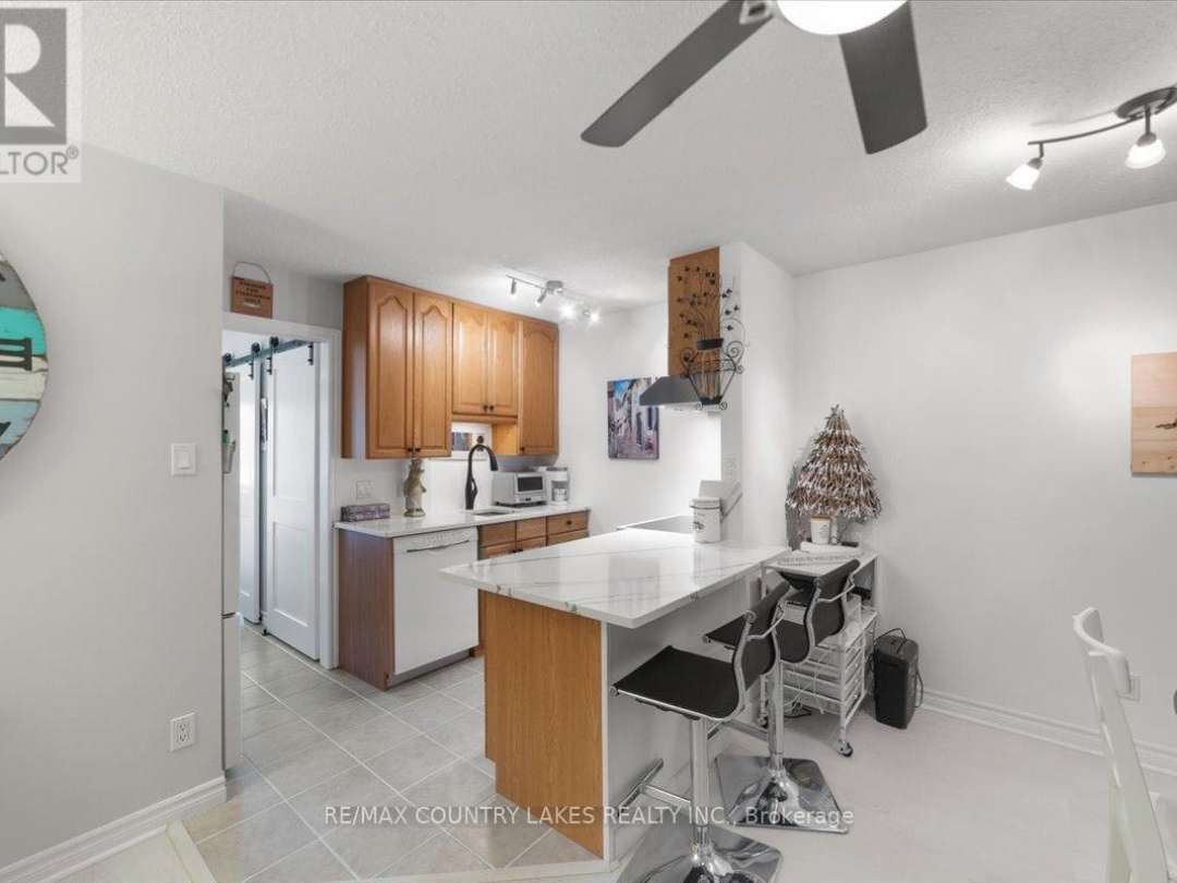 9 3 Paradise Boulevard, Lake Simcoe