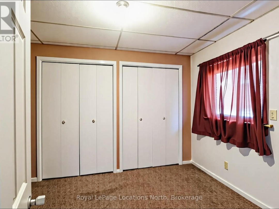 239 Monck Rd Cty 45, Young Lake
