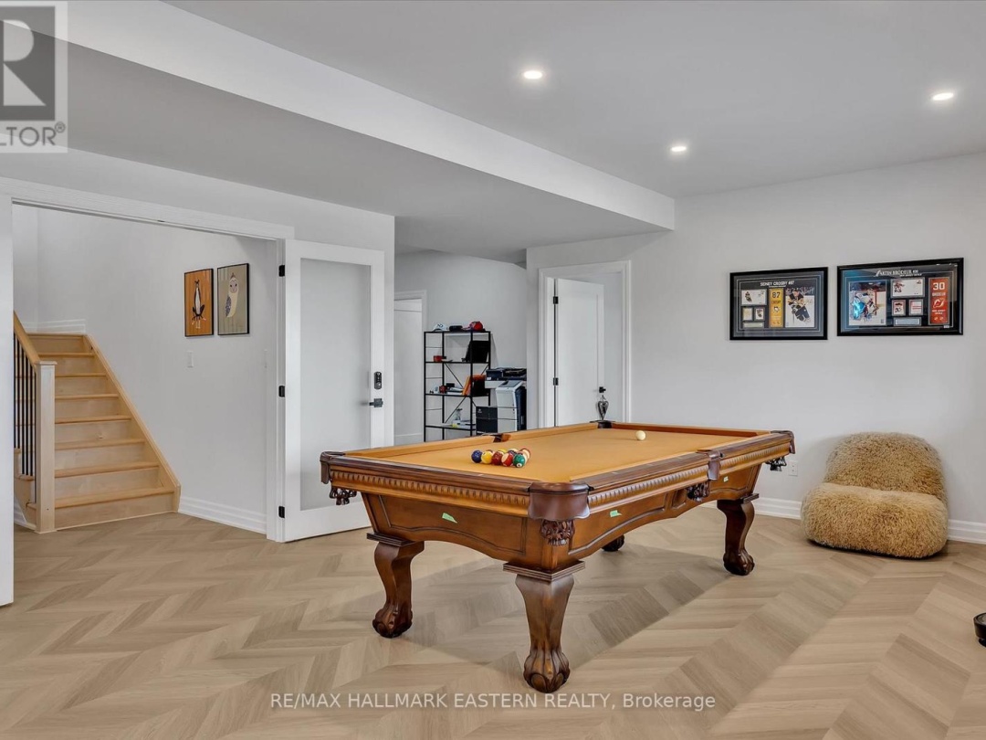 35 LAKEVIEW CRESCENT, 