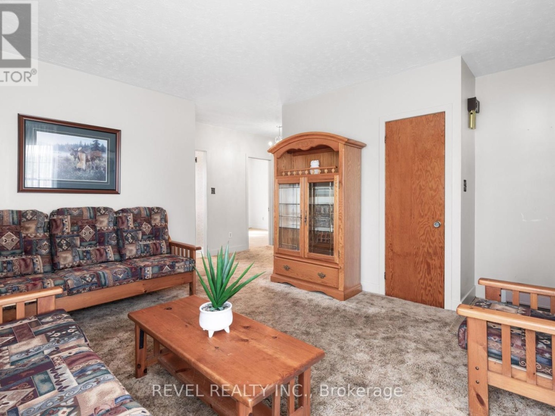 72 KING STREET W, 