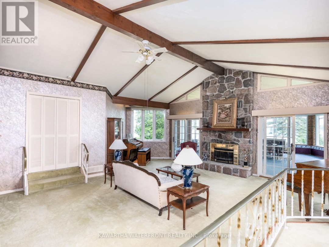 557 Riverside Drive, Pigeon Lake
