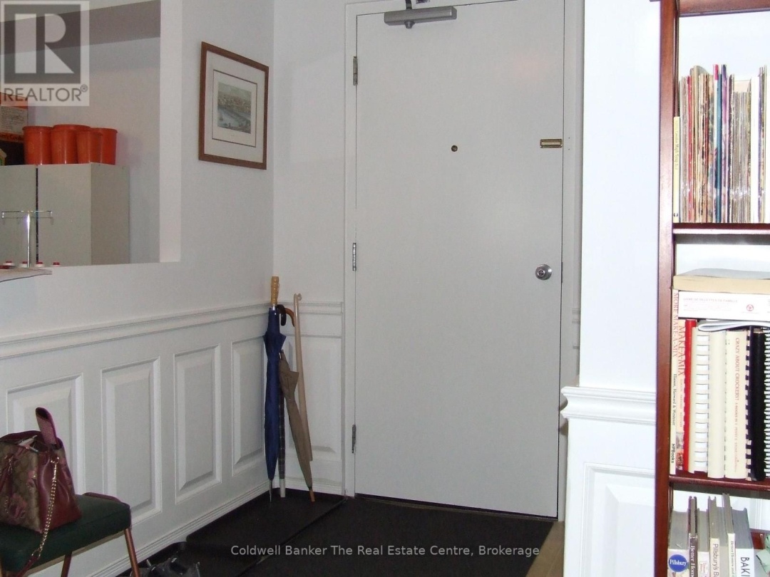 205 - 115 BOND STREET E, 