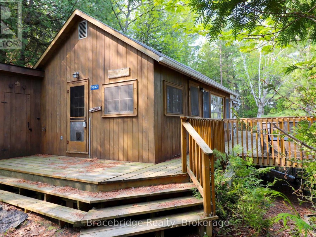 1032 EVERGREEN CRESCENT, 