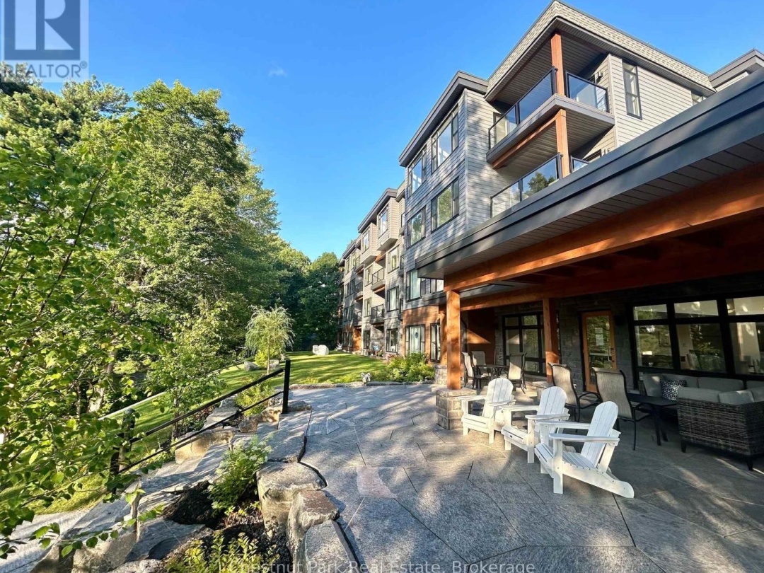 205 200 Anglo Street, South Muskoka Lake