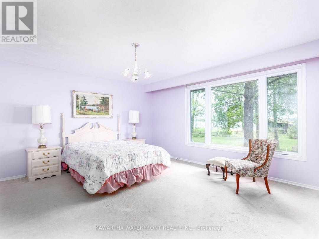 557 Riverside Drive, Pigeon Lake