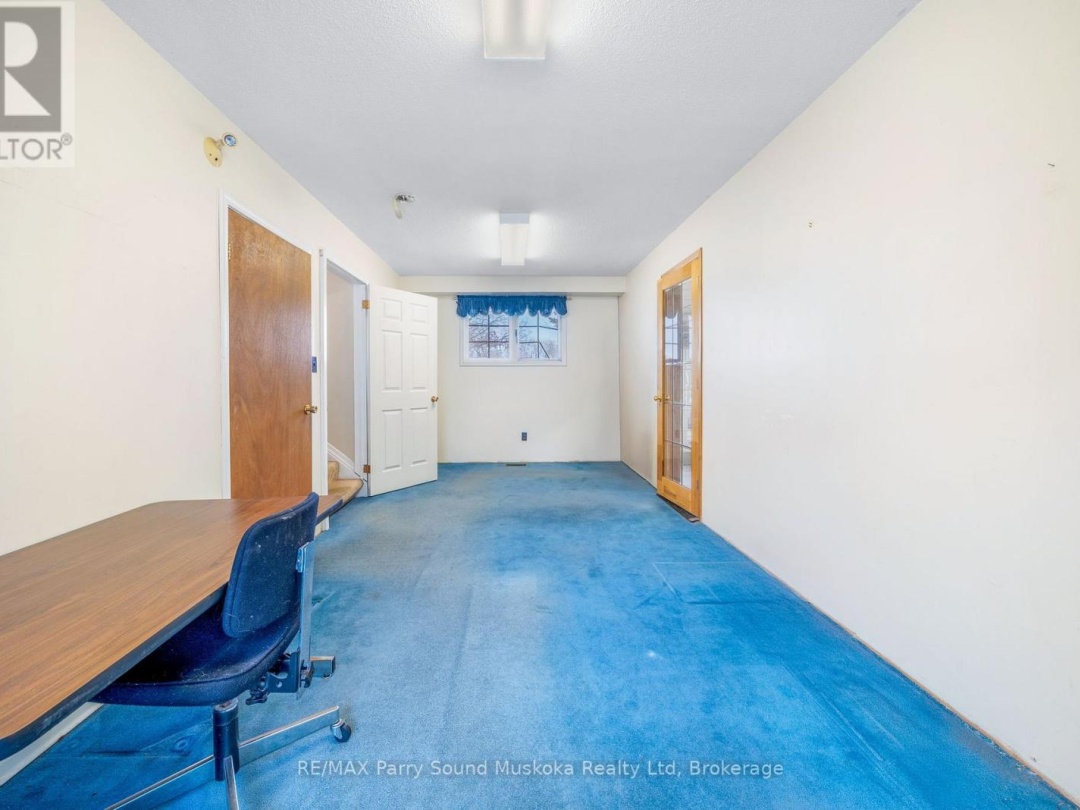 2 WILLIAM STREET, Parry Sound
