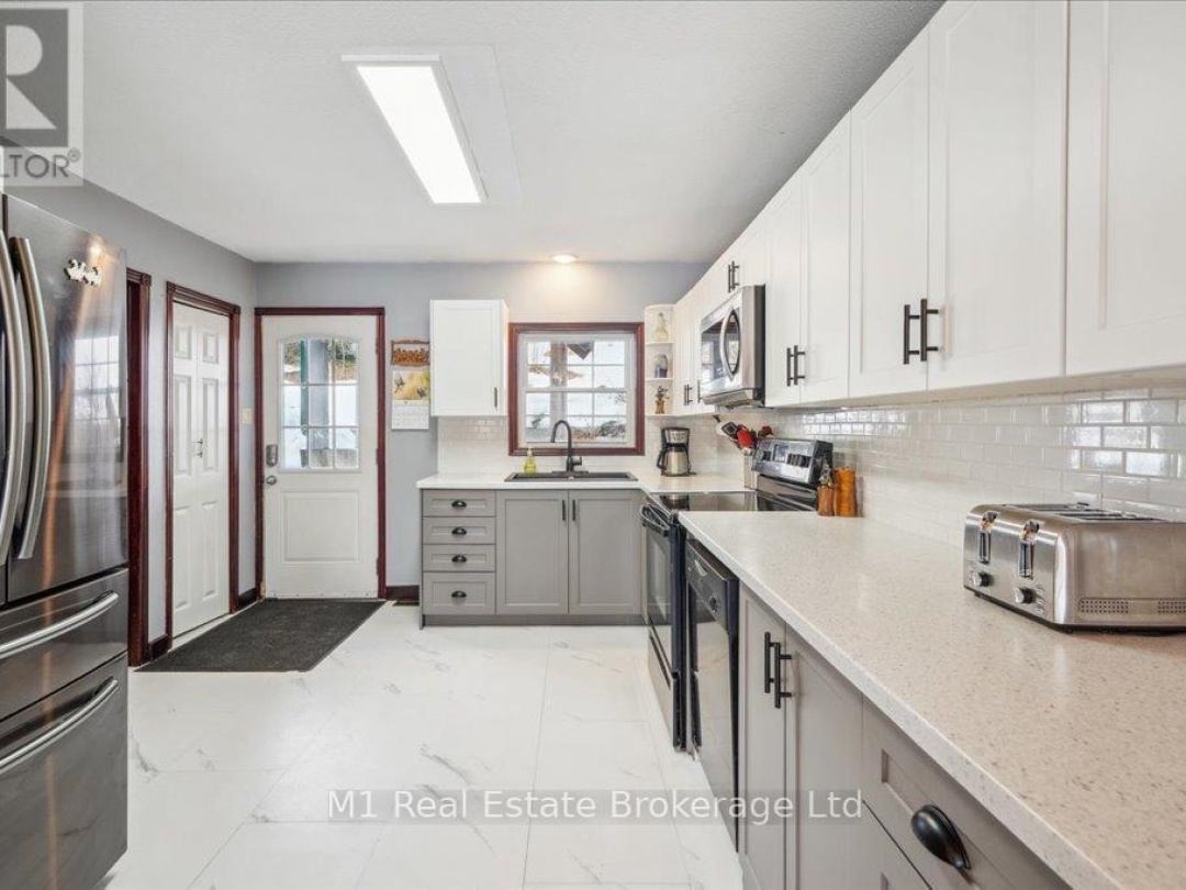 16A Hayhoe Road, Silver Lake