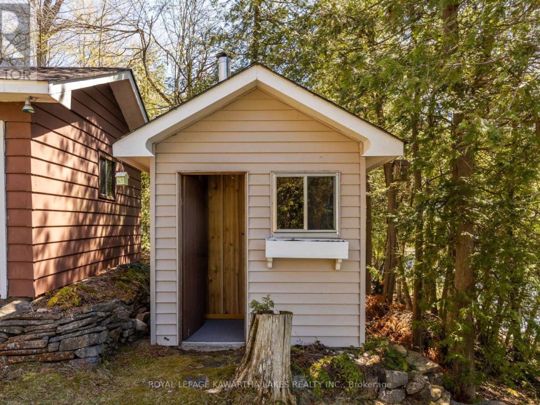 194 Rustic Trail, Four Mile Lake