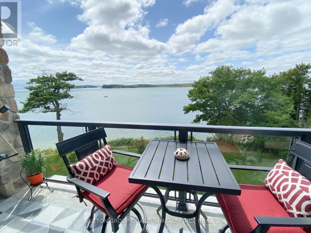 301 90 Orchard Point Road, Lake Simcoe
