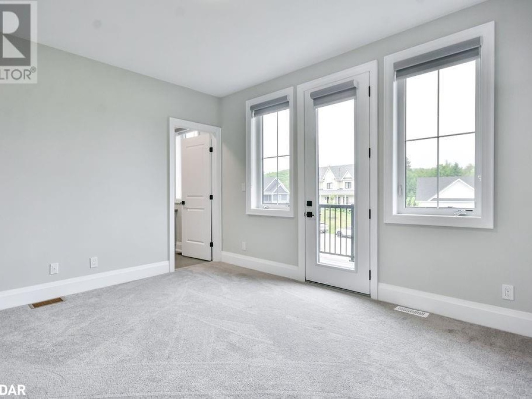 4 CLYDESDALE Court, 