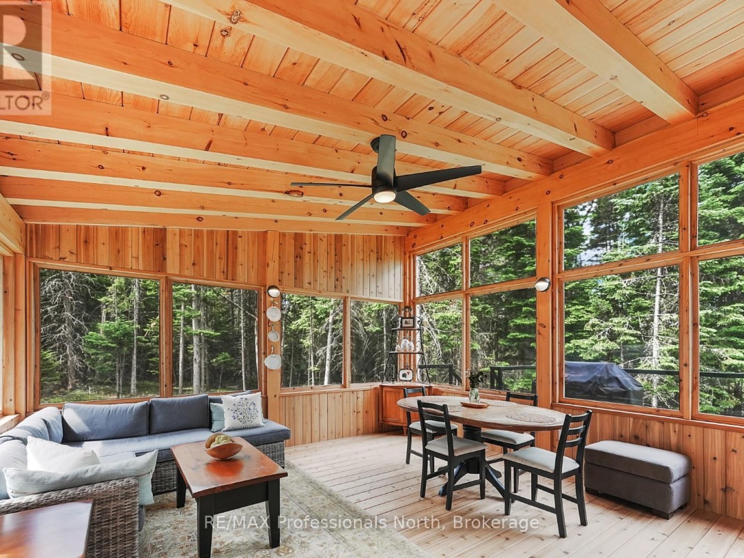 1086 STOTHART CREEK ROAD, 