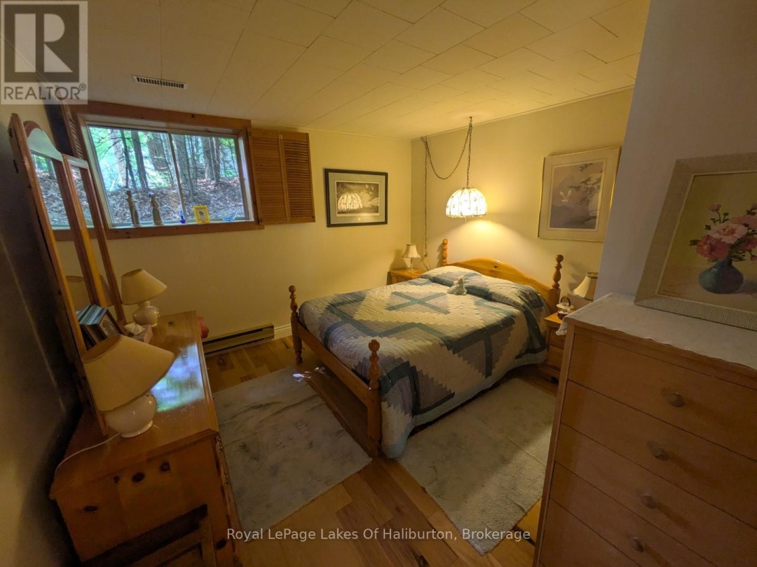 1051 AUTUMN LANE, 
