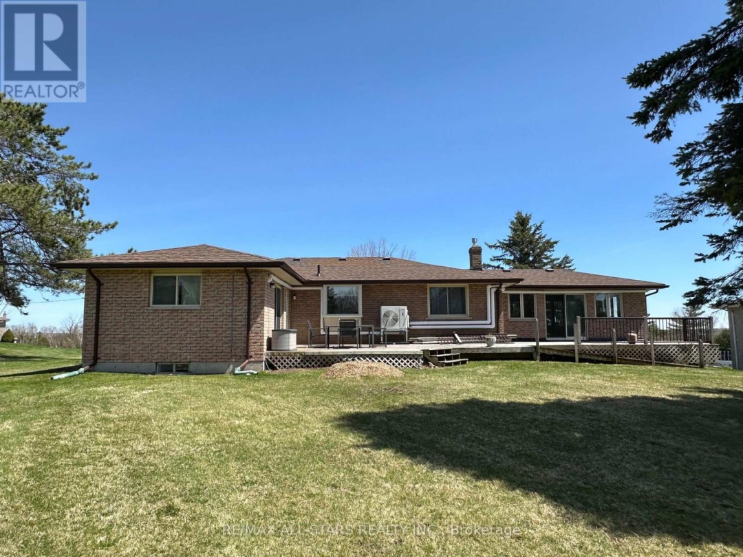 369 The Captain's Cor, Pigeon Lake