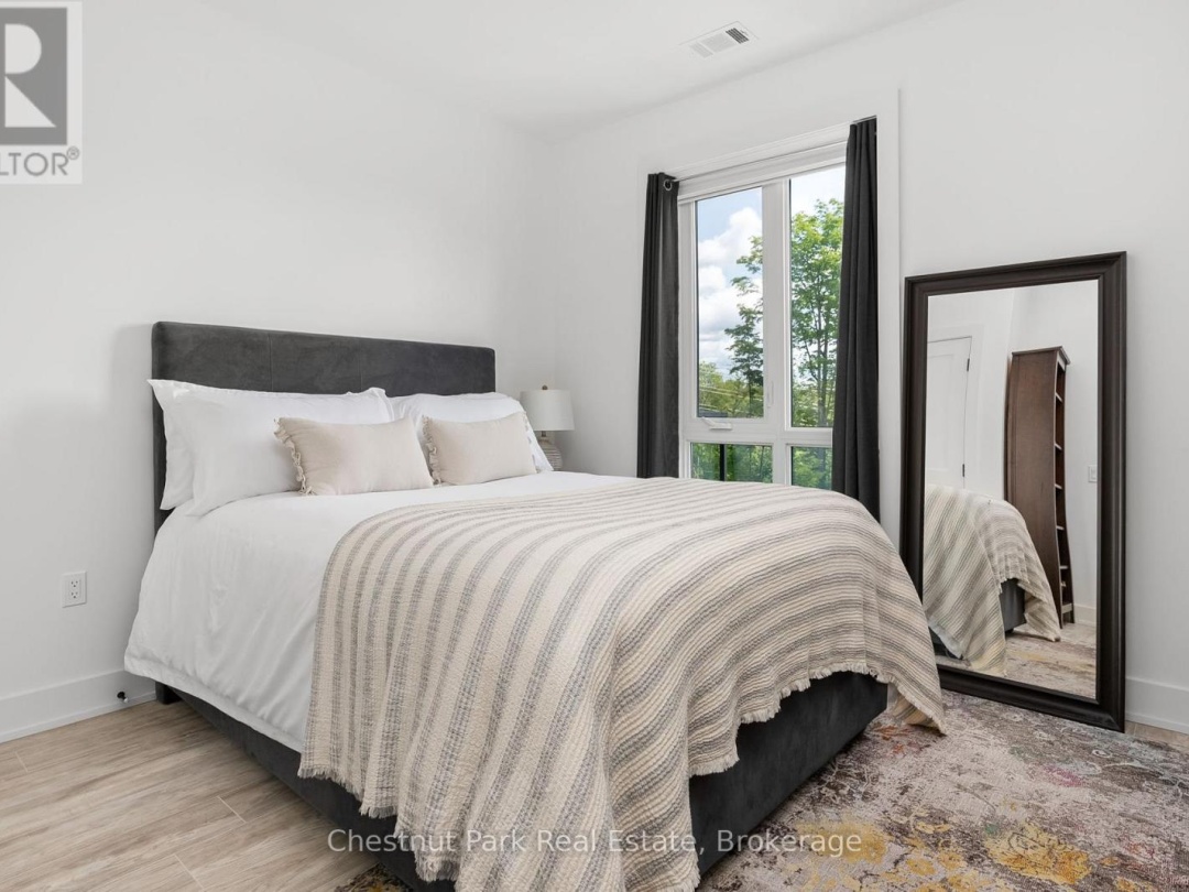 109 - 18 CAMPUS TRAIL, 