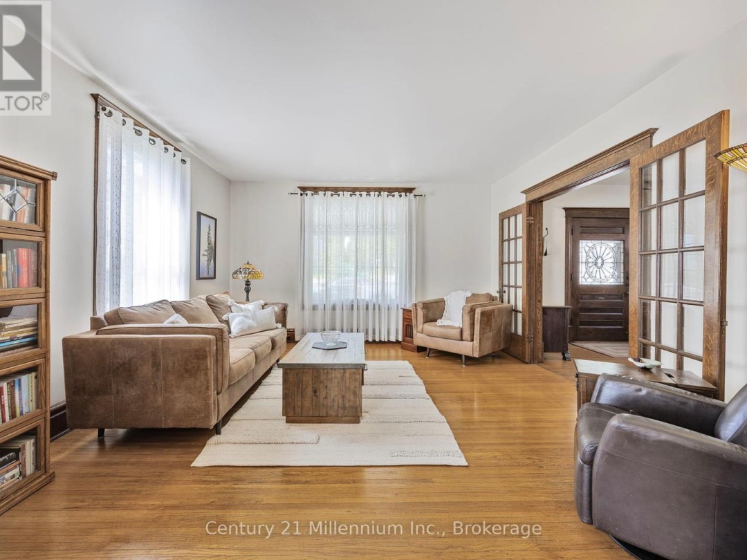 100 Matchedash Street N, Orillia