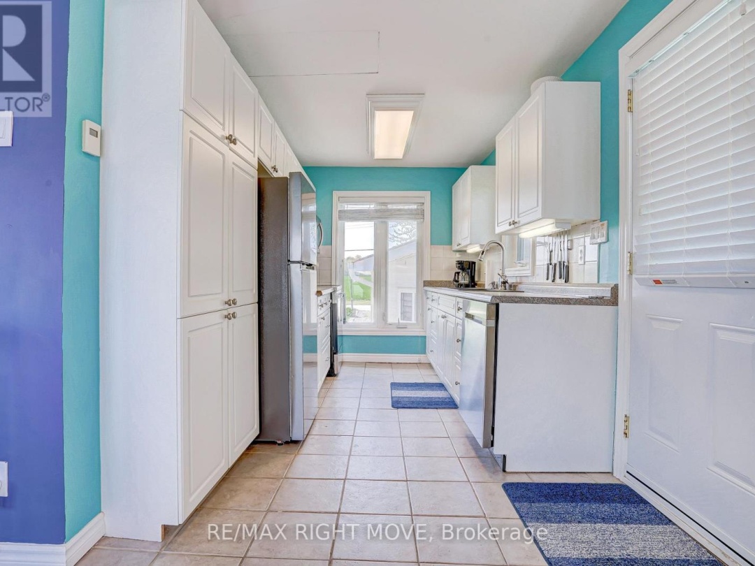 3752 PORTAGE BAY ROAD, 