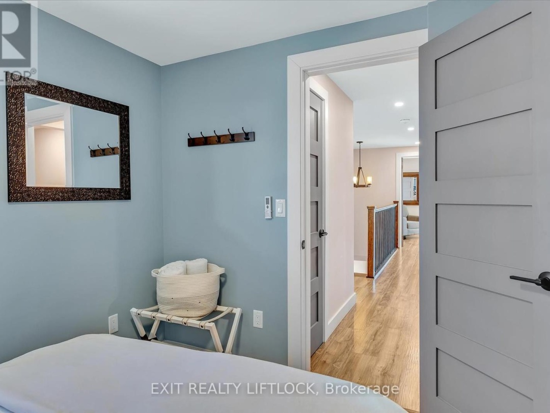 64 Front Street E, Pigeon Lake