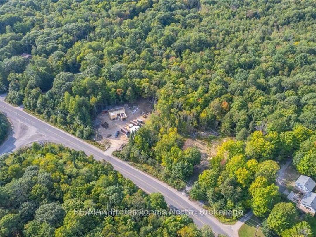 1205 Little Hawk Lake Road, Algonquin Highlands