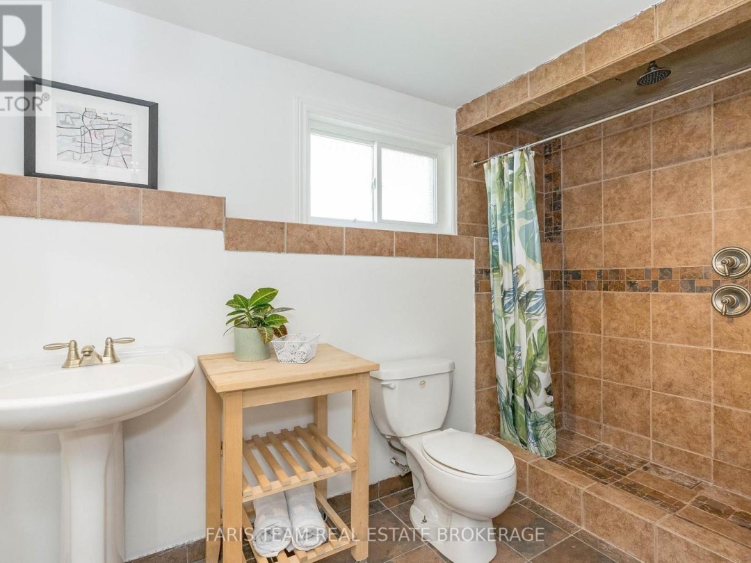33 GEORGIAS WALK, 