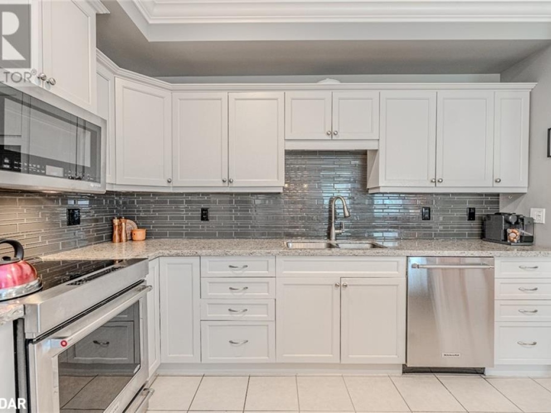 130 Steamship Bay Road Unit# 207, Lake Muskoka