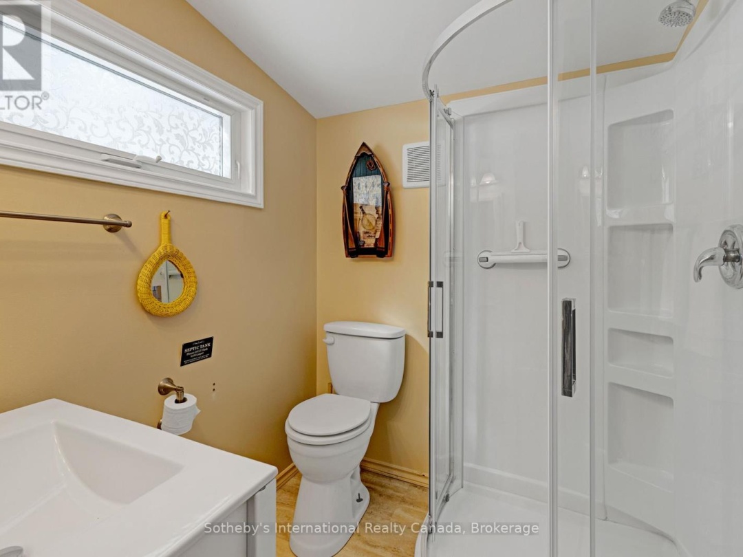 1028 Hillcrest Lane, Halls Lake