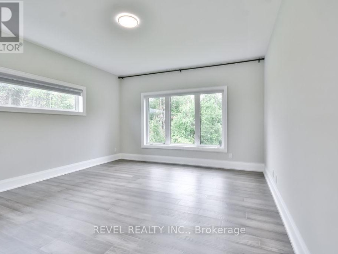 4 CLYDESDALE COURT, 