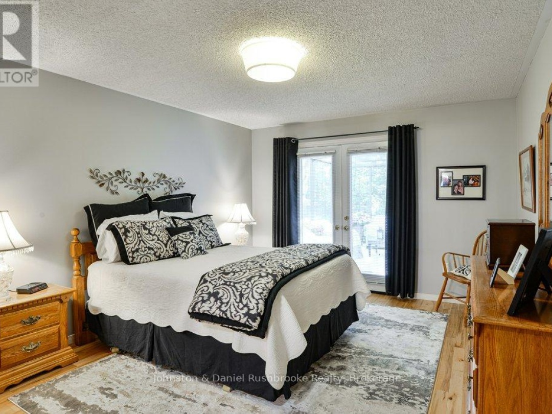 21 PINERIDGE GATE E, 