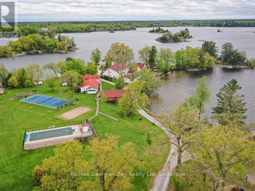 BEACH CHALET #3 - 1230 GRANDVIEW LODGE ROAD, 