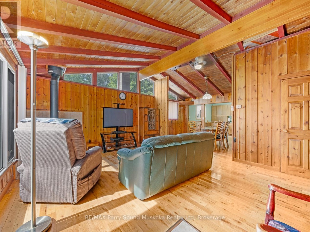 124 PINEWOOD ROAD, 