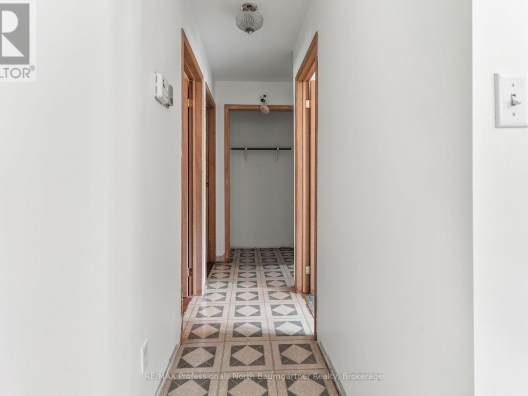 1144 BOSHKUNG LAKE ROAD, 