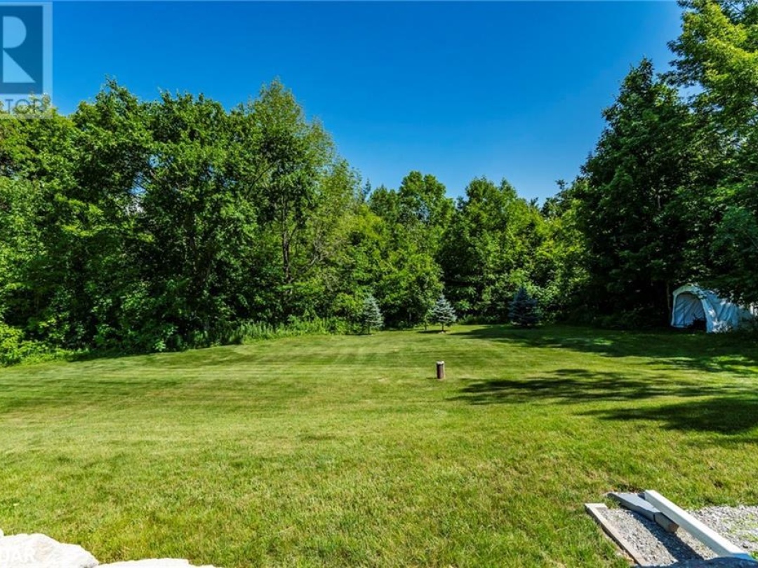 403 MOONSTONE Road E, 