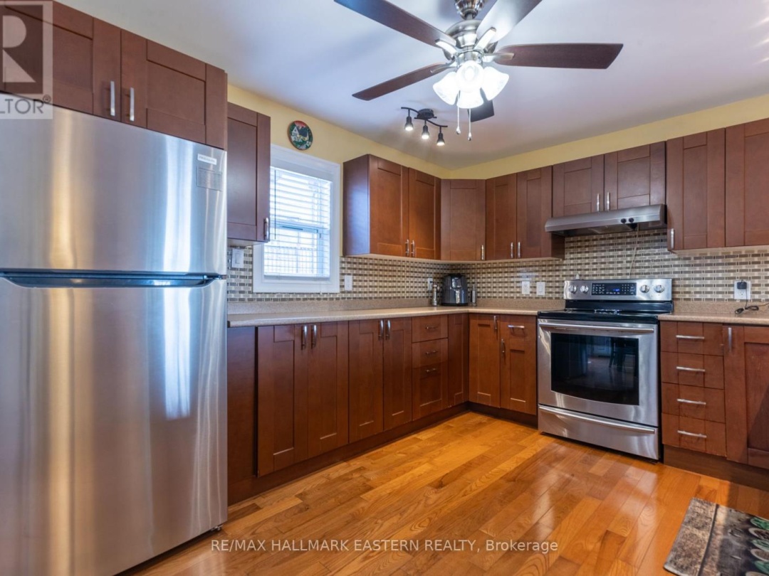 4 Hollyville Boulevard, Sturgeon Lake