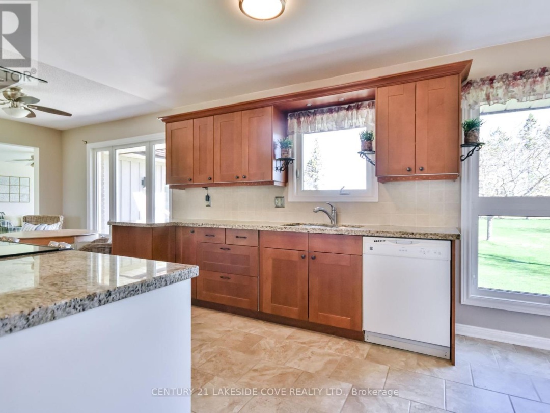 121 Bayshore Drive, Lake Simcoe