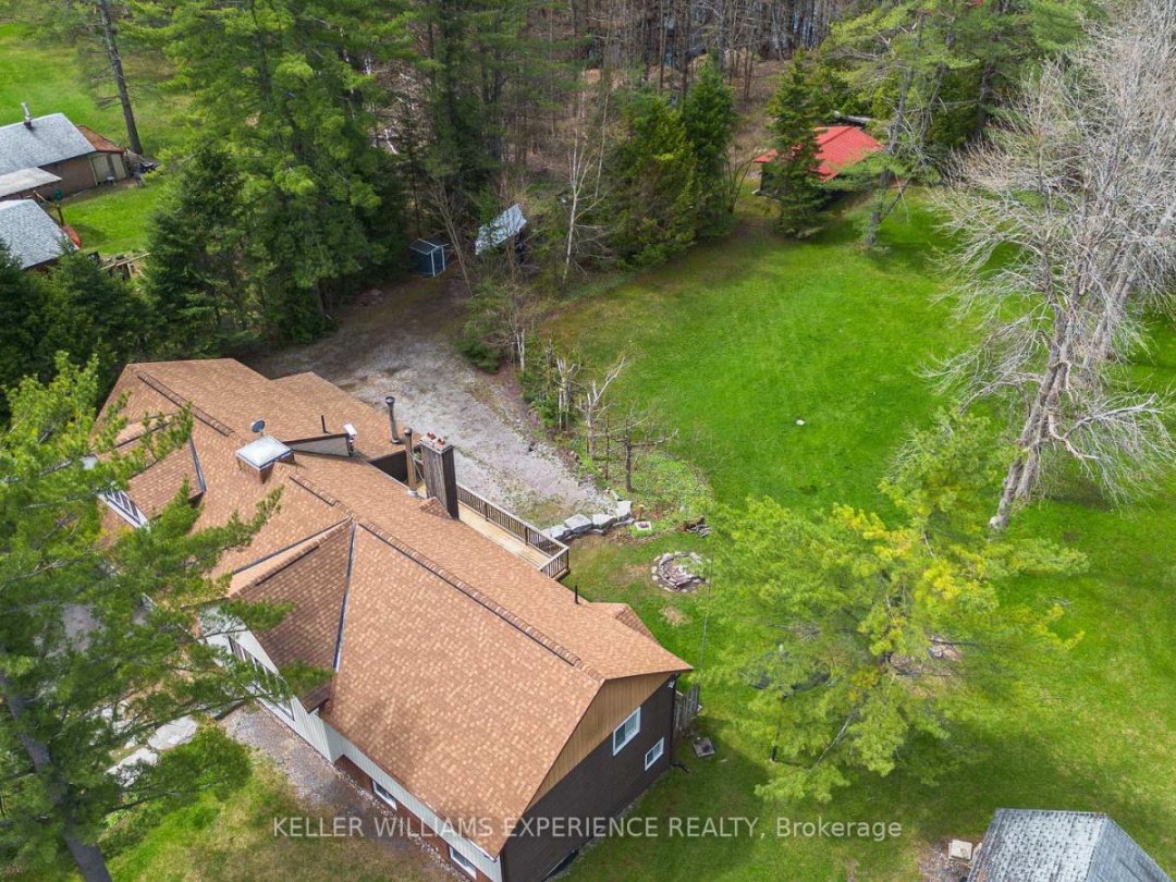 1936 Peninsula Point Road, Sparrow Lake