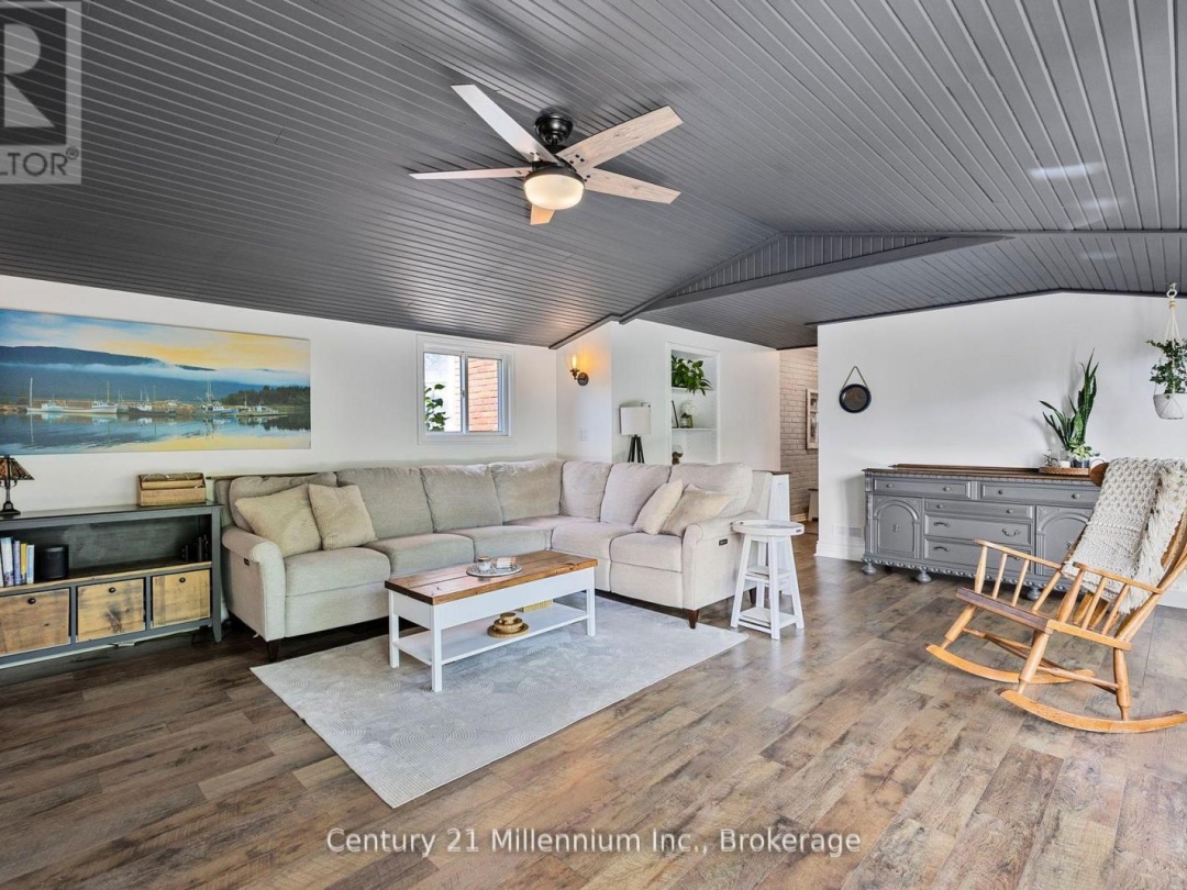 100 MATCHEDASH STREET N, 