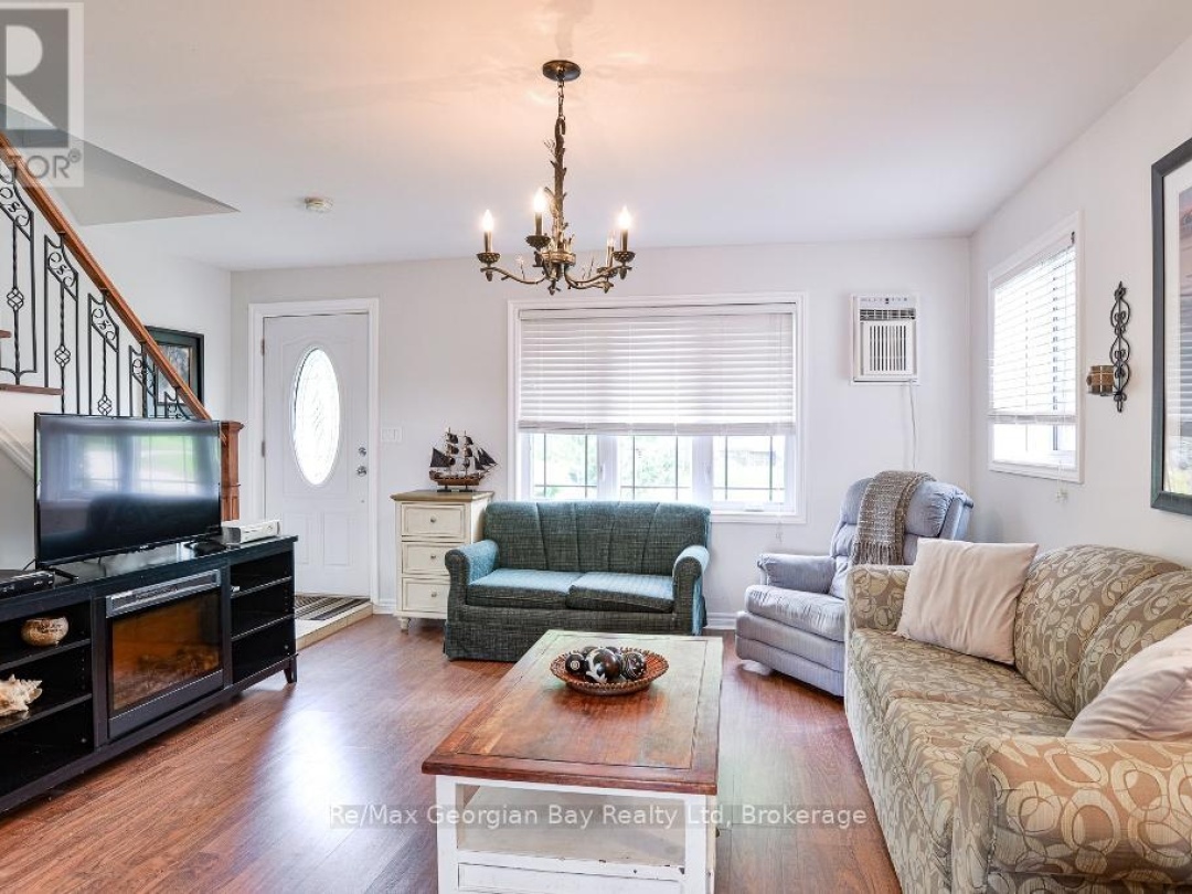 BEACH CHALET #3 - 1230 GRANDVIEW LODGE ROAD, 