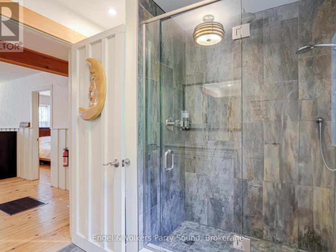 6 HARMONY LANE, 