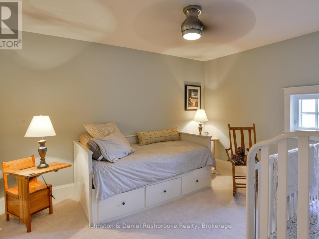 1422 MUSKOKA RD 118 ROAD W, 